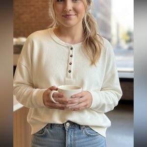 Maurice’s NWOT XL Cream Henley Sweatshirt thermal crop